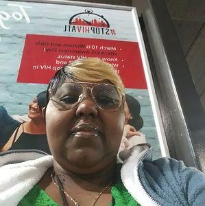 Meet your Posher, Deidre